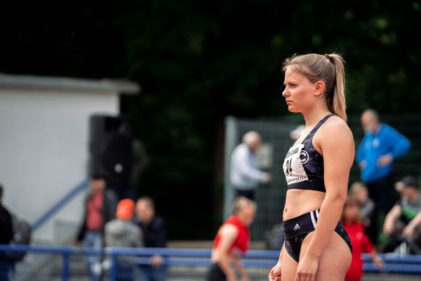 Tamila Markgraf (SCC Berlin) ueber 400m Huerden am 14.05.2022 beim Nationalen Leichtathletik-Meeting im Erika-Fisch-Stadion in Hannover